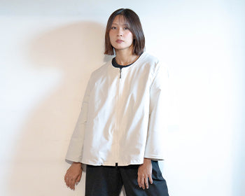 L.C.L クーラージャケットを着たモデルの正面